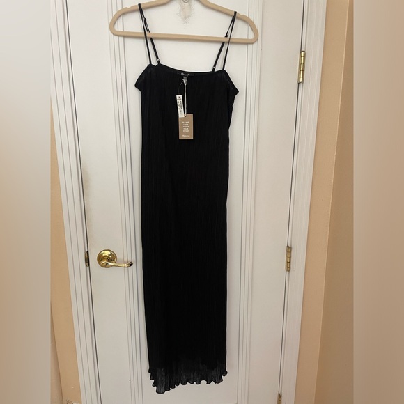 Madewell Dresses & Skirts - Madewell Goldie Dress Black Plisse NWT Size 0